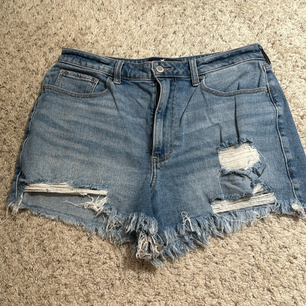 NWOT HOLLISTER HIGH RISE MOM SHORTS